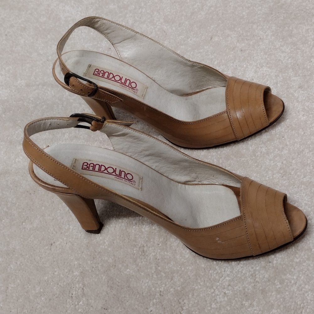 Vintage Bandolino Women's Tan Peep-Toe Slingback Shoes - Picture 2 of 5